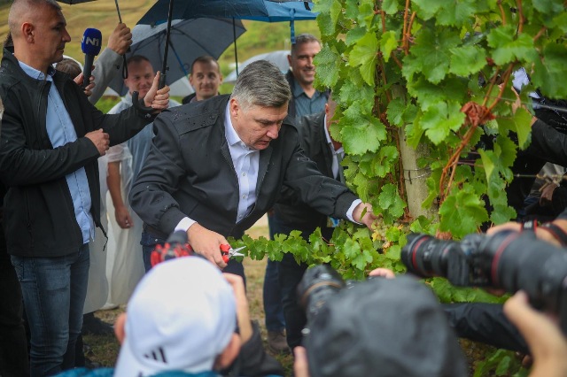 Obitelj Režek ugostila Predsjednika na Diplomatskoj berbi